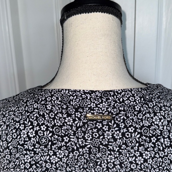 Michael Kors Black and White floral Patterned Midi Dress ruffle bottom Large - Picture 12 of 12